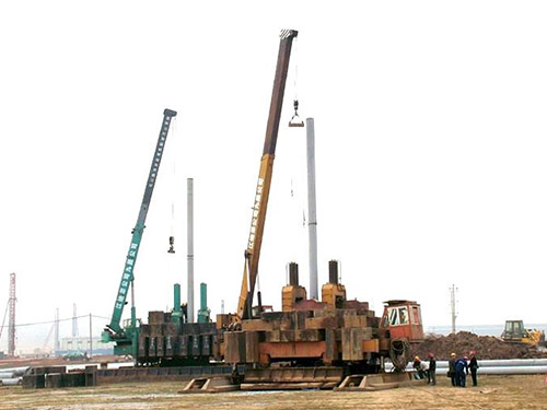 鋼板樁施工注意與建筑物保持多少距離？